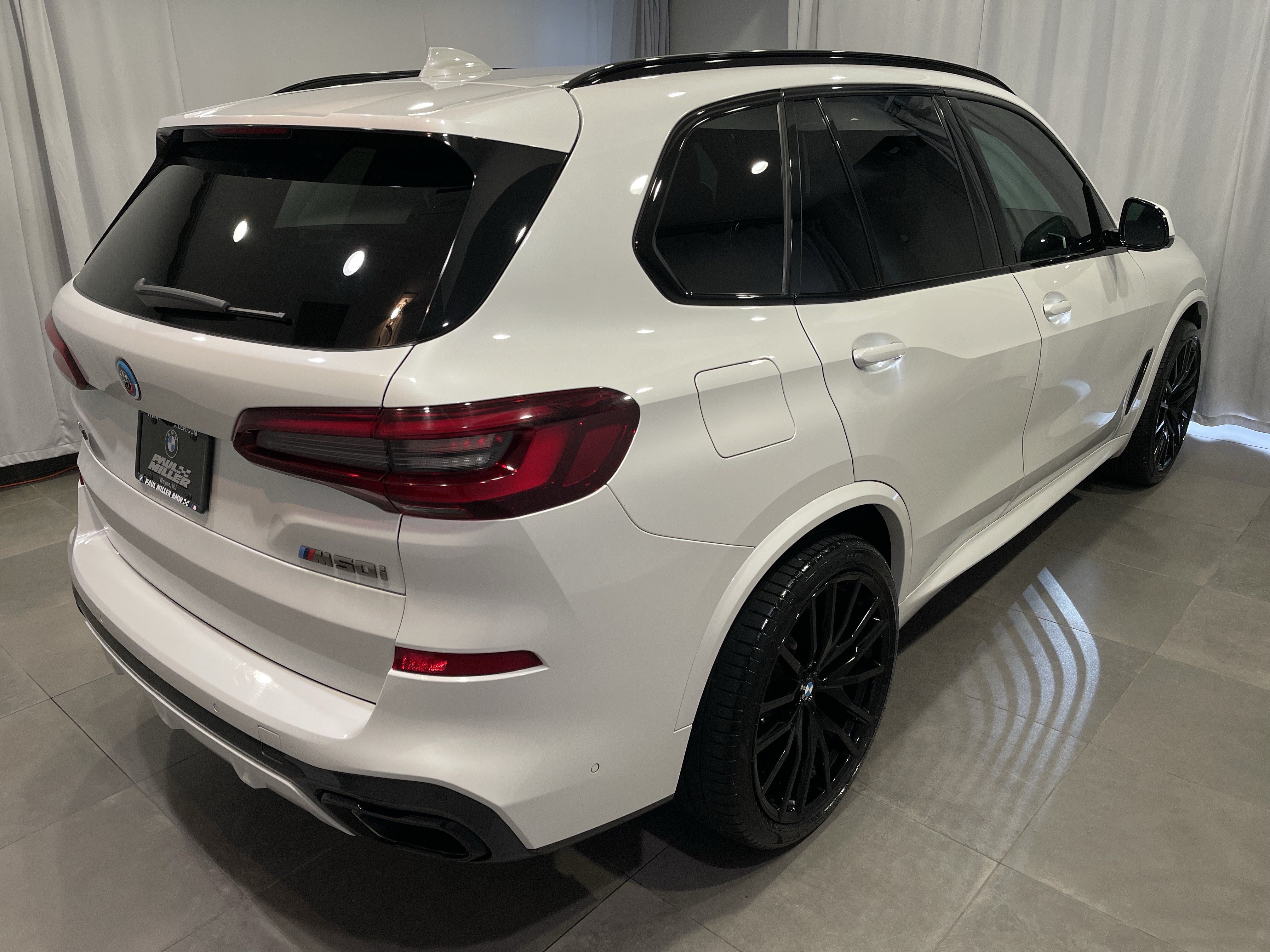 Certified 2022 BMW X5 M50i w/ Executive Package AWD/4WD image 6