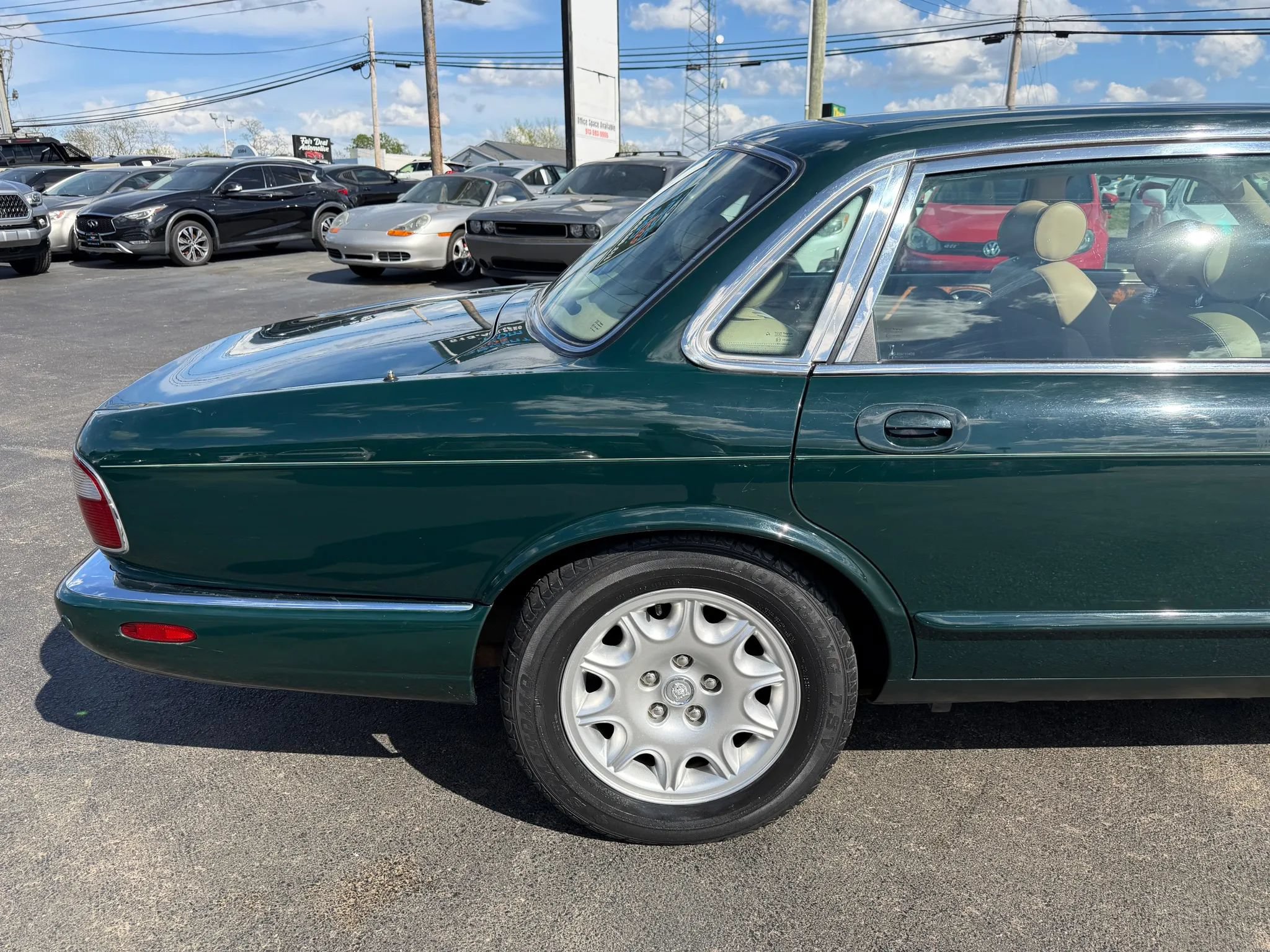 Used 2001 Jaguar XJ8 RWD image 47