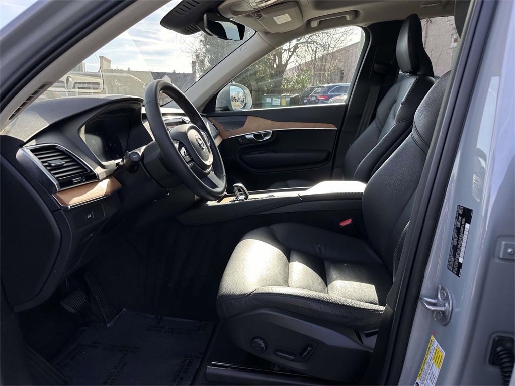 Used 2024 Volvo XC90 B5 Plus image 16