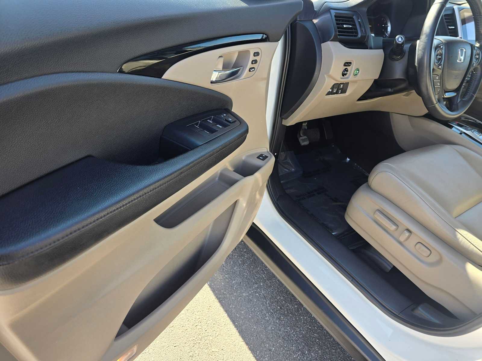 Used 2018 Honda Pilot Touring image 23