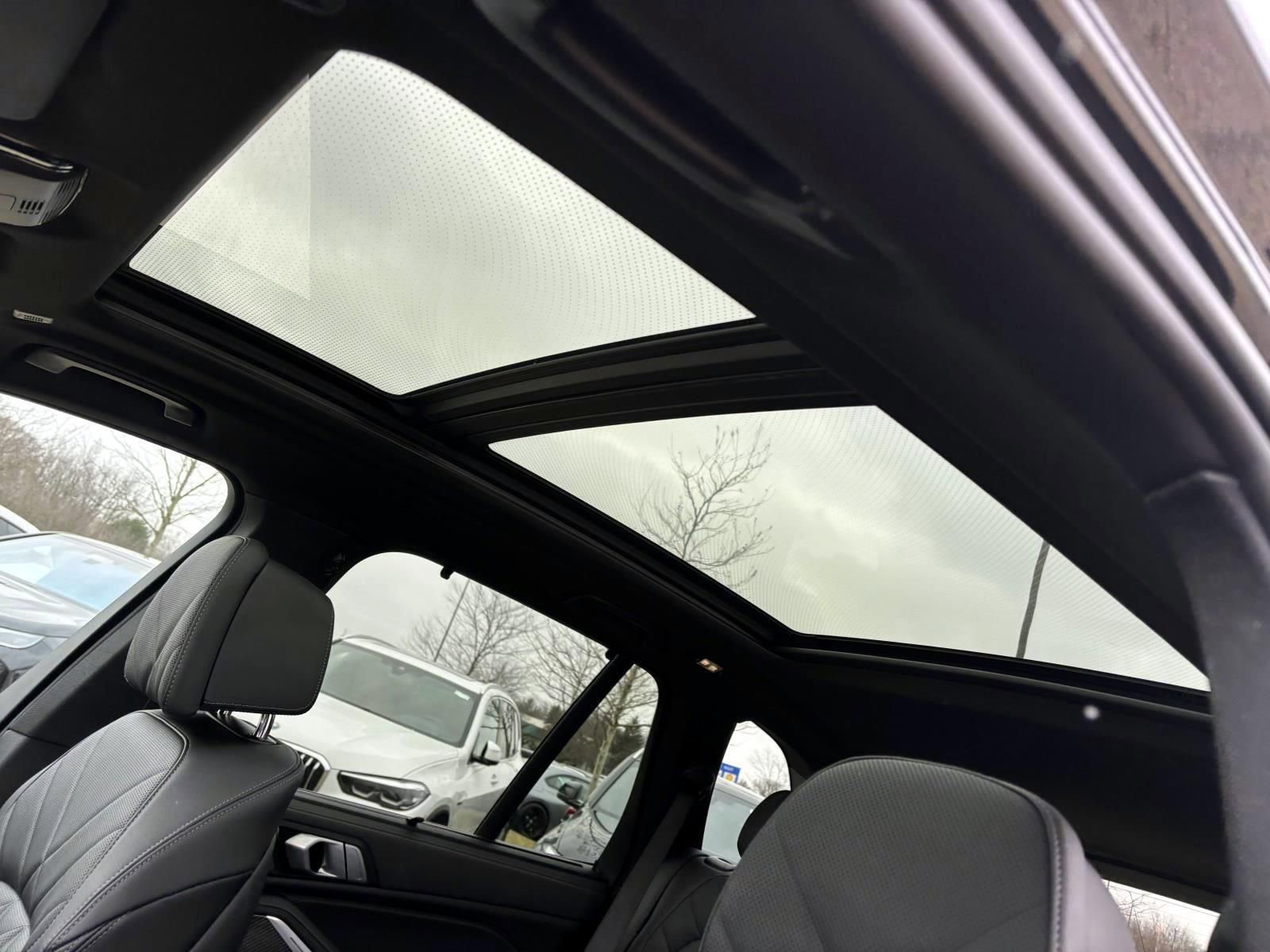 Used 2023 BMW X5 M50i w/ Executive Package image 25