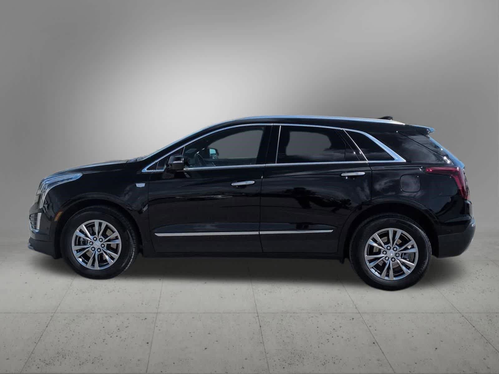 Used 2023 Cadillac XT5 Premium Luxury w/ Technology Package AWD/4WD image 3