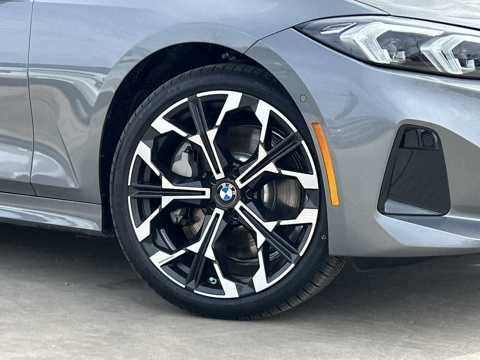Used 2026 BMW 330i Sedan w/ Convenience Package RWD image 6