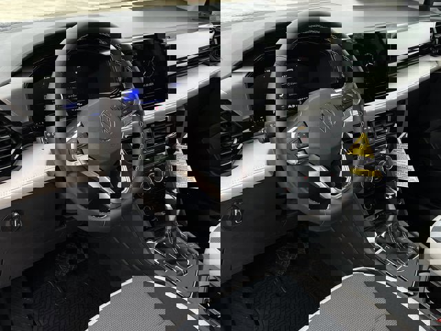 New 2026 Volkswagen Taos S image 10