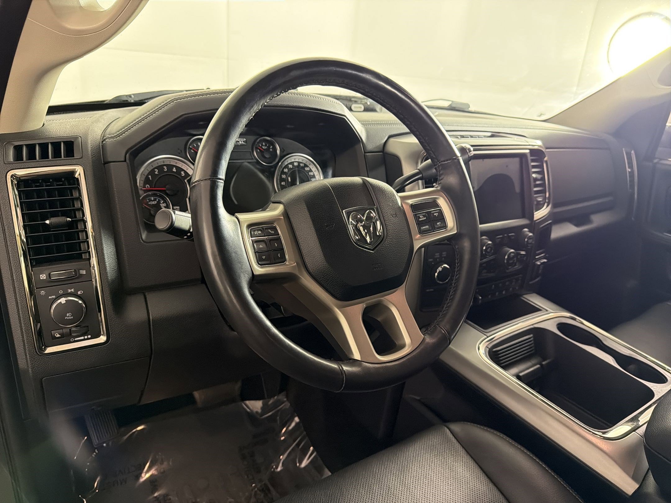 Used 2018 RAM 2500 Laramie w/ Sport Appearance Group AWD/4WD image 4