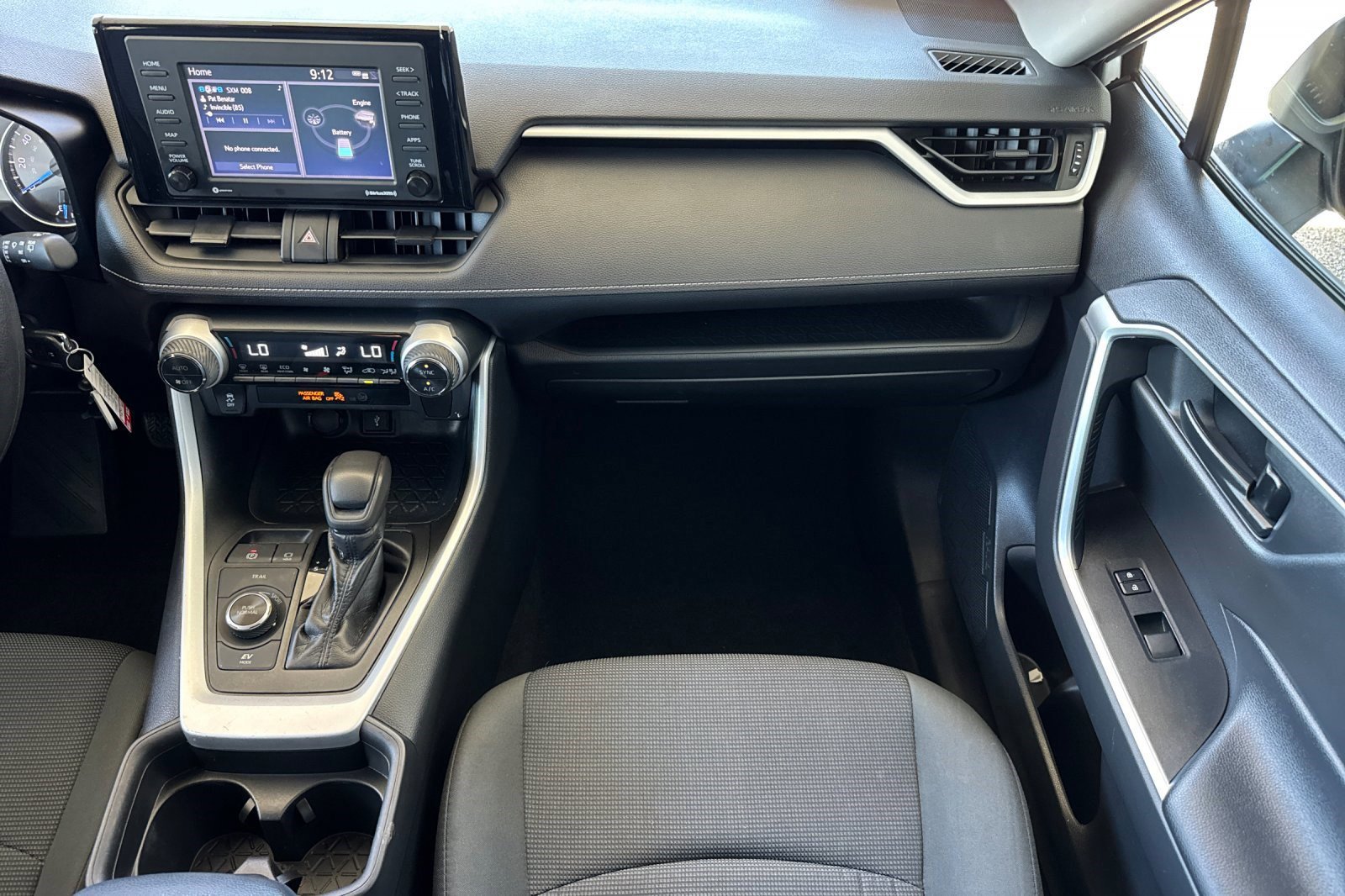 Used 2020 Toyota RAV4 LE w/ All Weather Liner Package AWD/4WD image 28