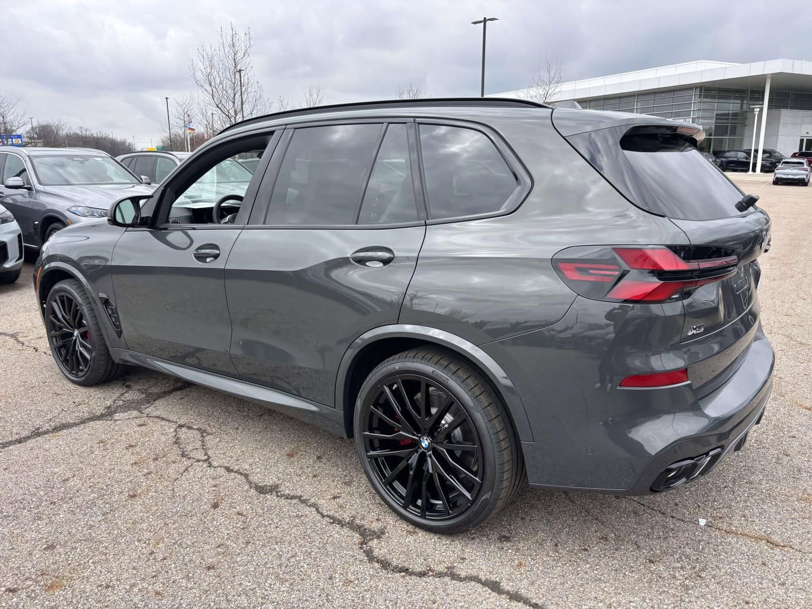 New 2026 BMW X5 M60i image 7