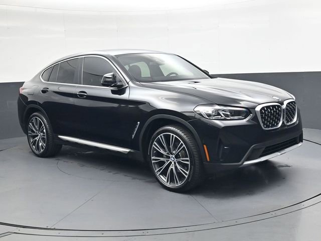 Used 2025 BMW X4 xDrive30i w/ Premium Package image 2