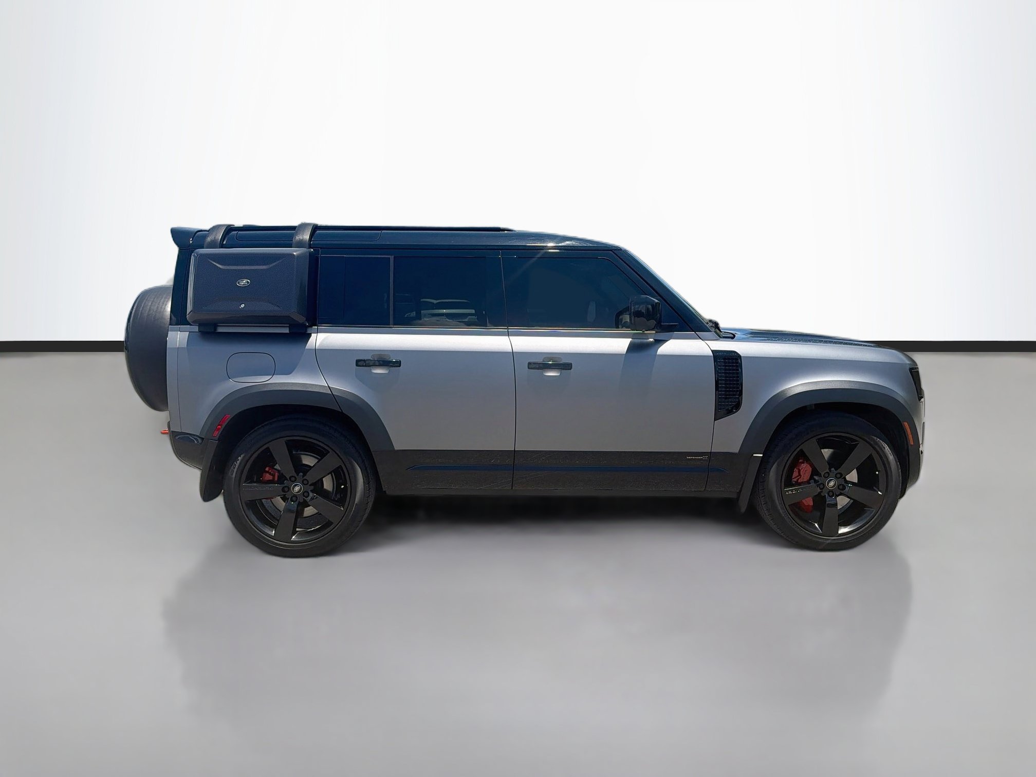 Used 2023 Land Rover Defender 110 X AWD/4WD image 6