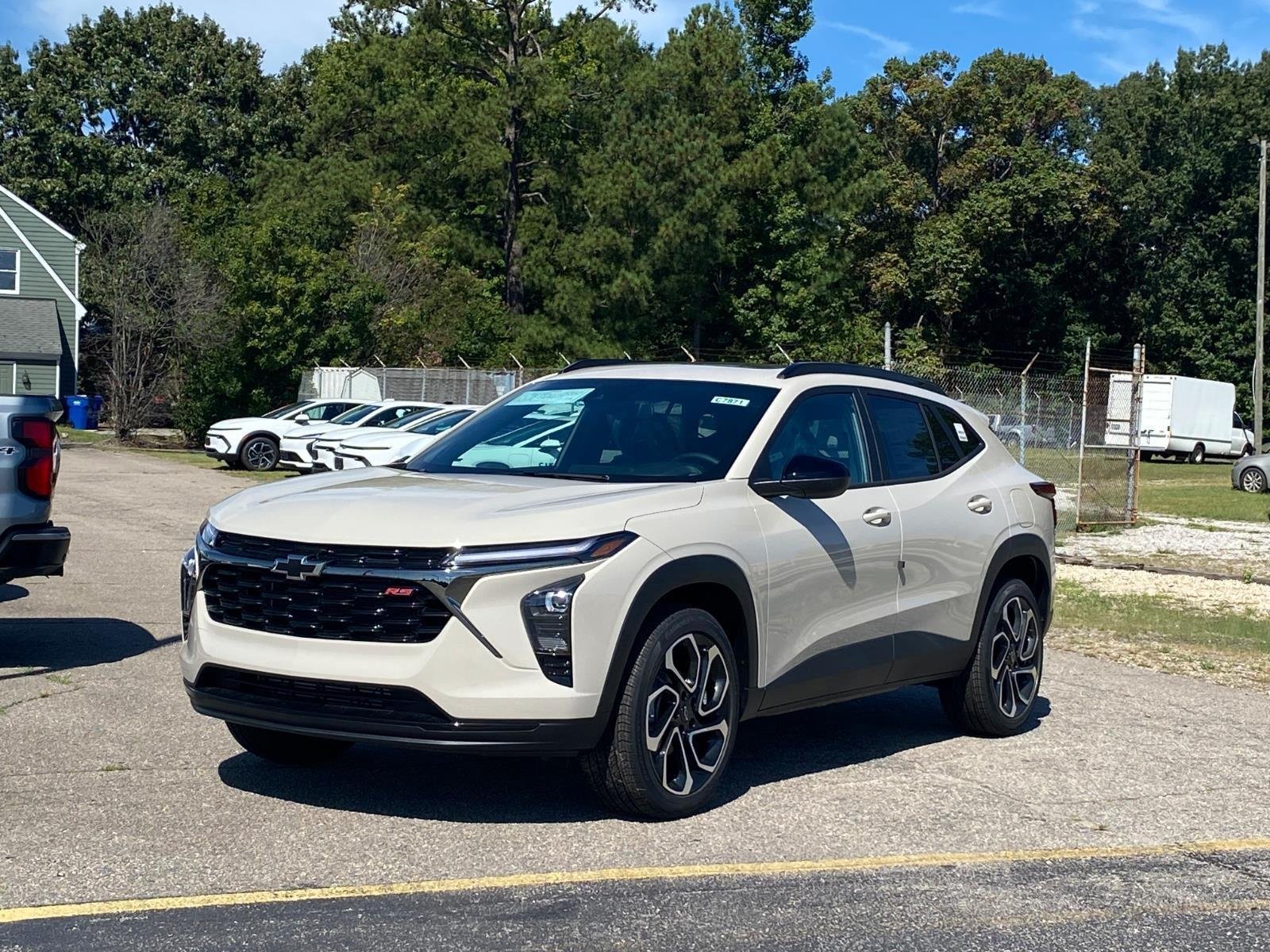 New 2026 Chevrolet Trax RS w/ Sunroof Package FWD image 2