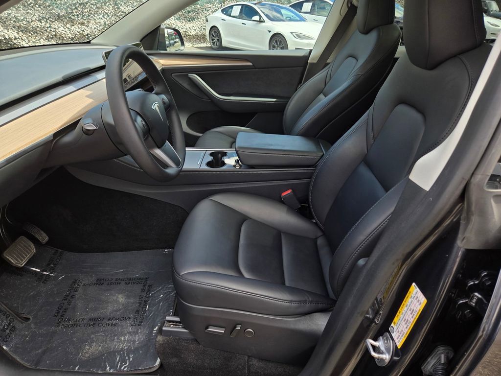 Used 2024 Tesla Model Y Long Range AWD/4WD image 16