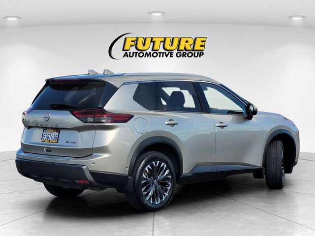 Certified 2025 Nissan Rogue SL w/ Tech Package image 4