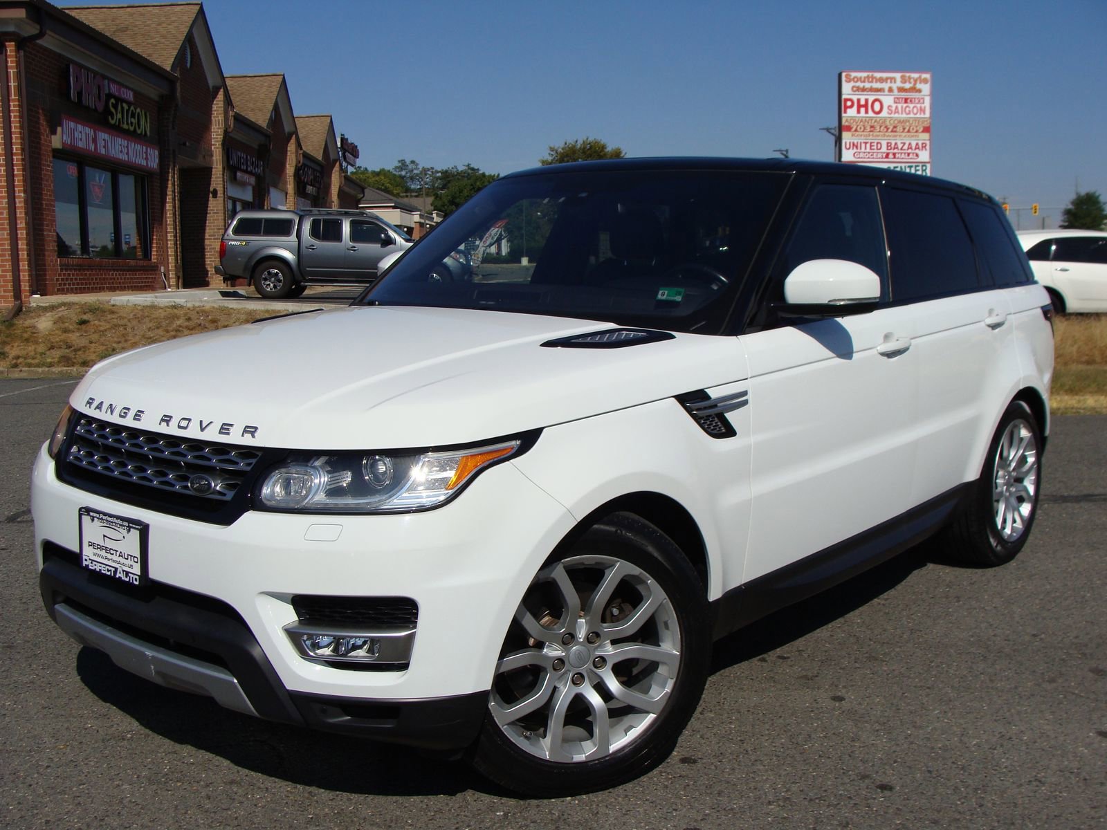 Used 2016 Land Rover Range Rover Sport HSE AWD/4WD image 3