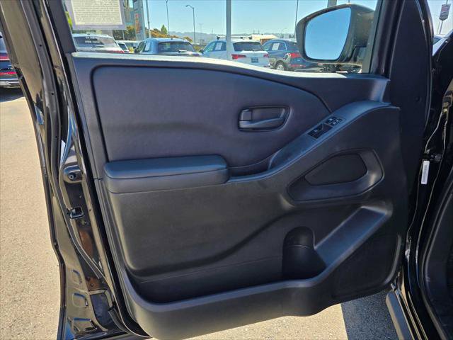 Used 2022 Nissan Frontier S w/ Technology Package RWD image 17