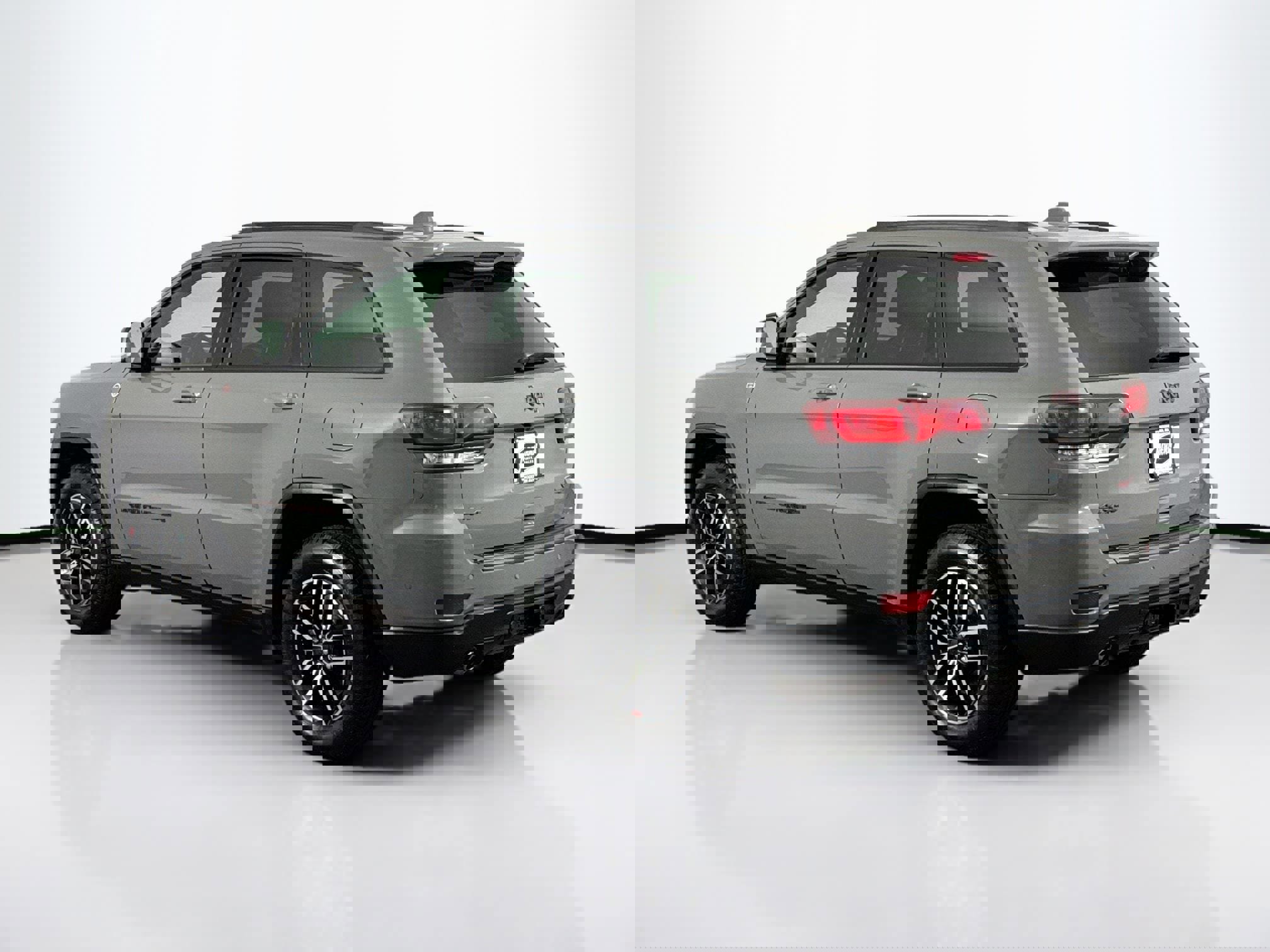 Used 2021 Jeep Grand Cherokee Trailhawk w/ Trailhawk Luxury Group image 9