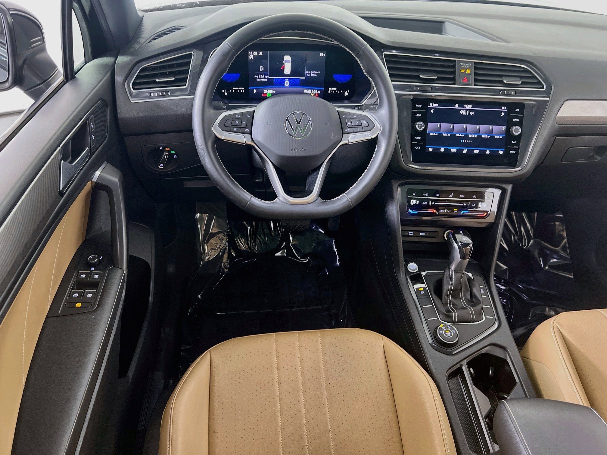 Used 2022 Volkswagen Tiguan SE AWD/4WD image 22