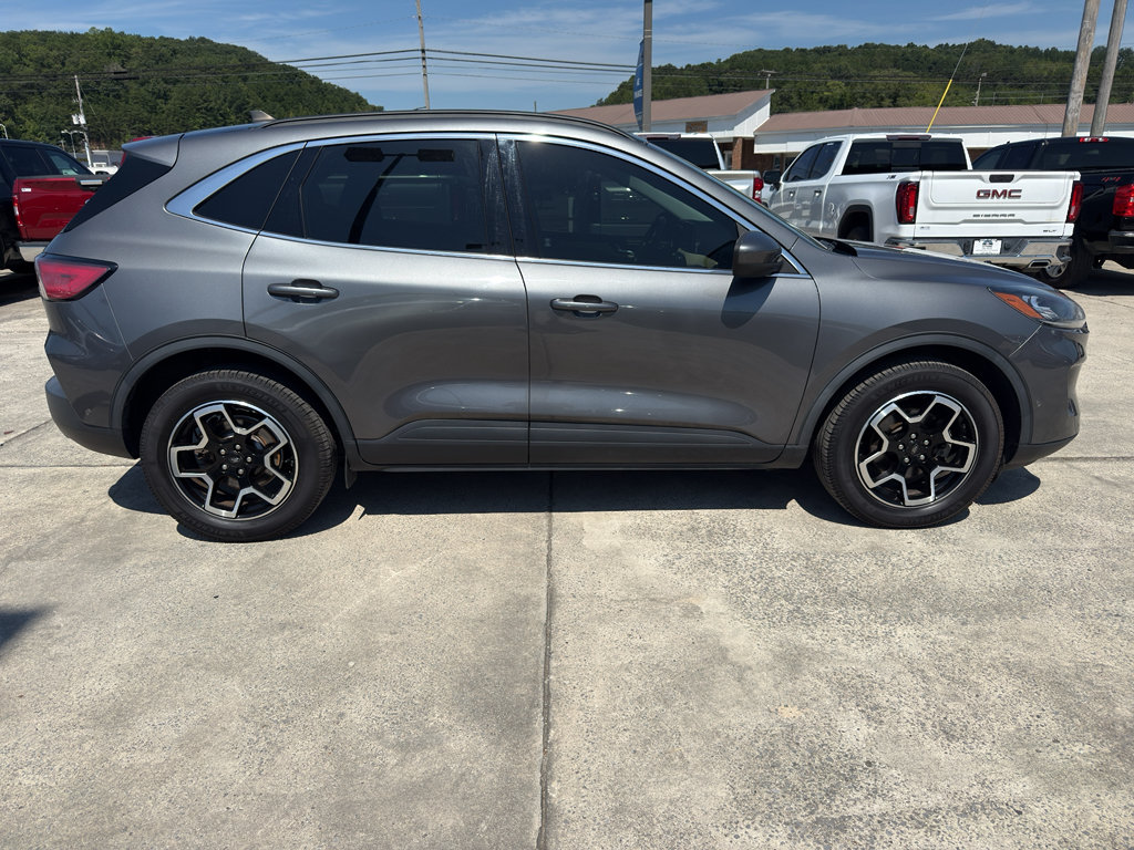 Used 2021 Ford Escape Titanium w/ Titanium Elite Package AWD/4WD image 21