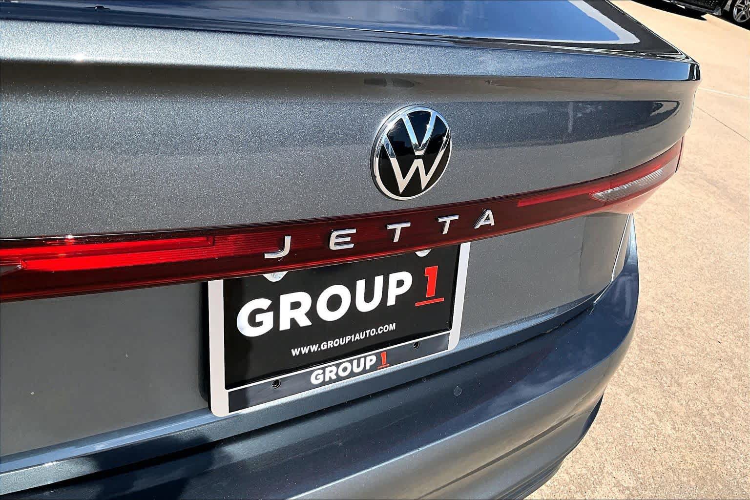 Used 2025 Volkswagen Jetta Sport FWD image 28