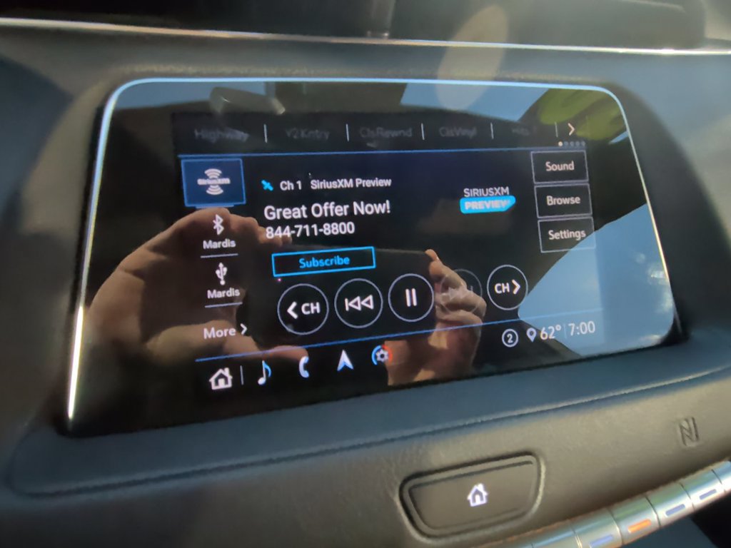 Used 2020 Cadillac XT4 Premium Luxury w/ Enhanced Visibility Package AWD/4WD image 17