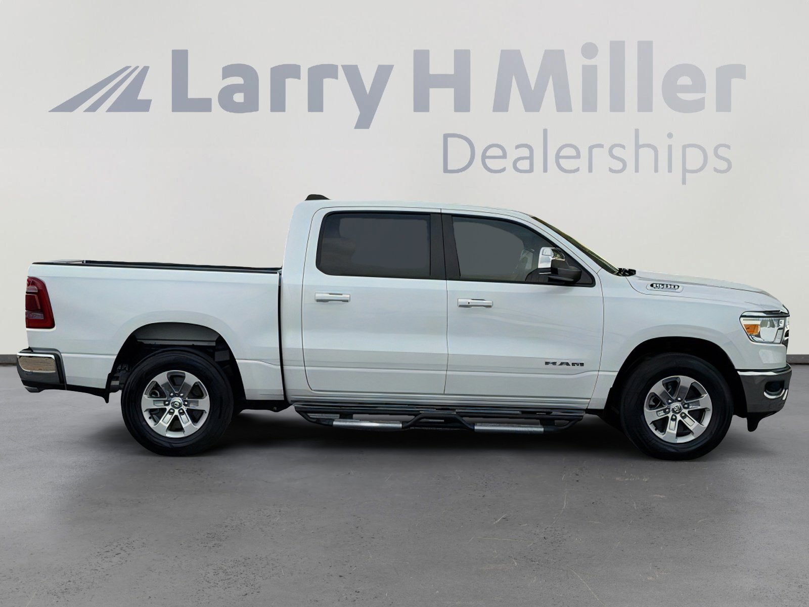 Used 2024 RAM 1500 Laramie w/ Trailer Tow Group AWD/4WD image 7