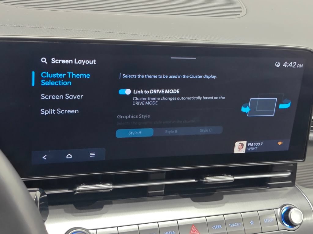 Used 2025 Hyundai Kona SEL AWD/4WD image 38