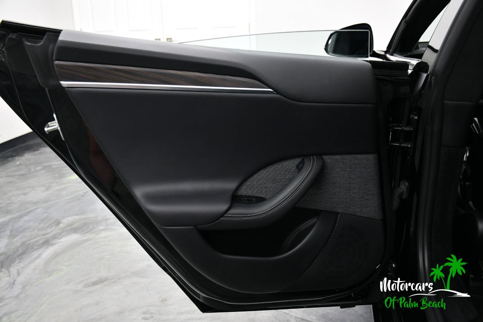 Used 2024 Tesla Model S AWD/4WD image 40