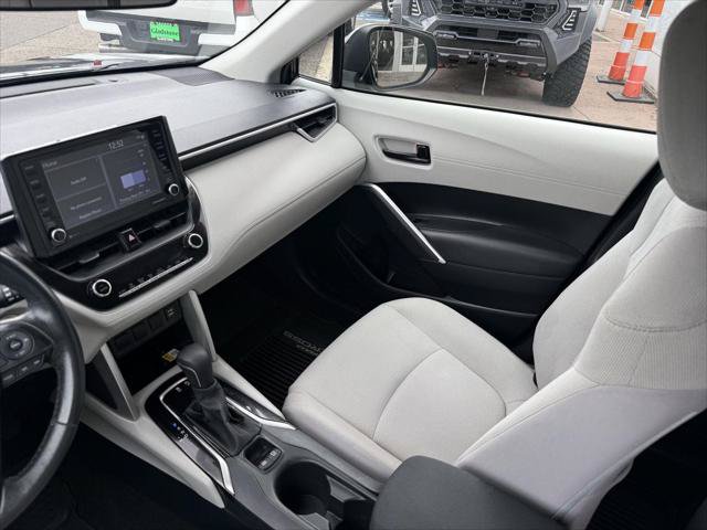 Certified 2022 Toyota Corolla Cross LE AWD/4WD image 18