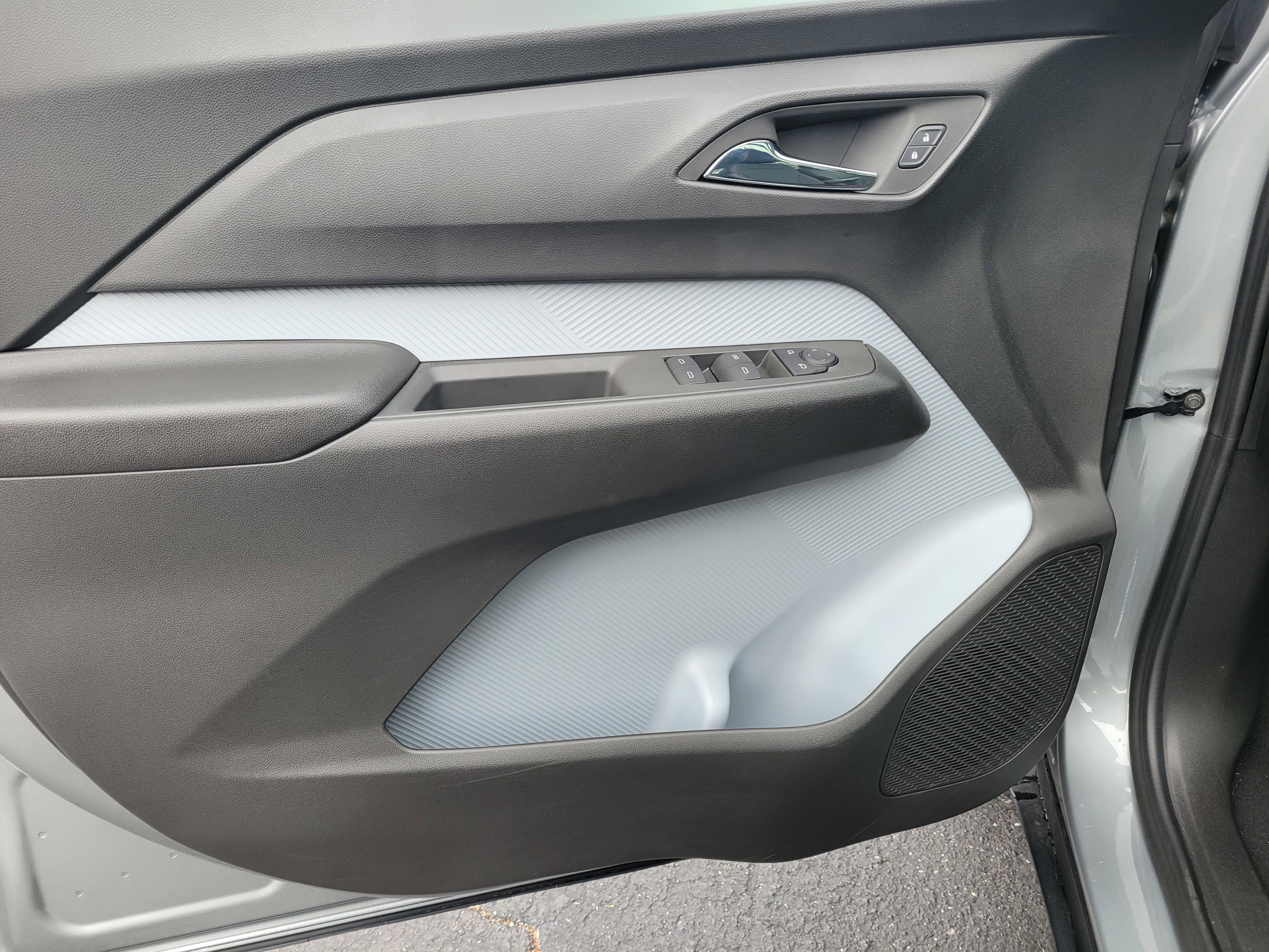 New 2027 Chevrolet Bolt RS w/ Technology Package image 28