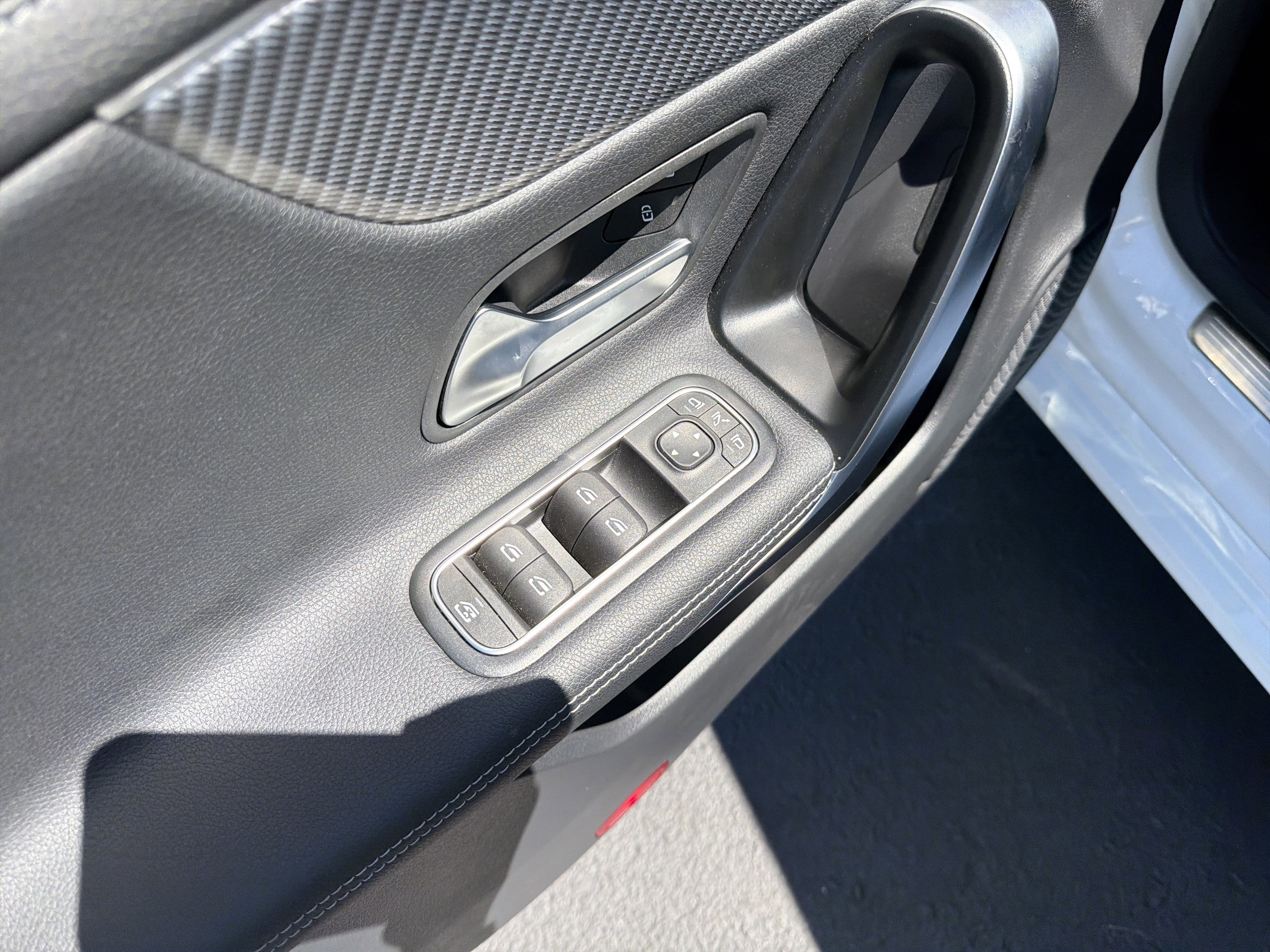 Used 2025 Mercedes-Benz CLA 250 image 15