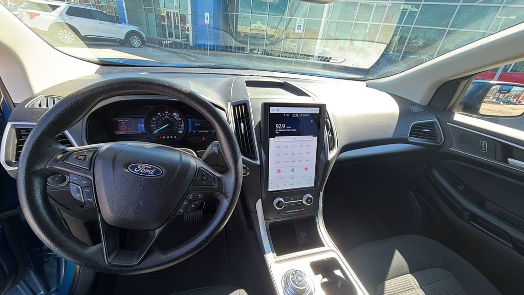 Used 2024 Ford Edge SEL w/ Cargo Accessory Package image 9