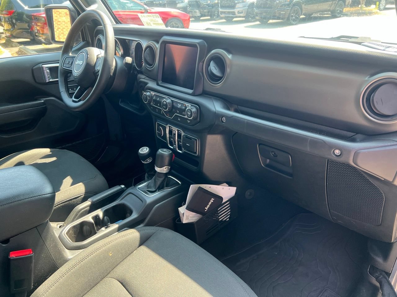 Used 2023 Jeep Gladiator Sport AWD/4WD image 23