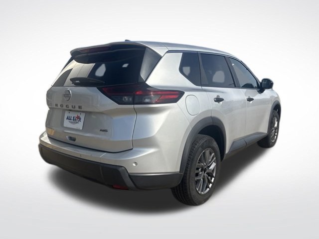 Used 2024 Nissan Rogue S AWD/4WD image 3