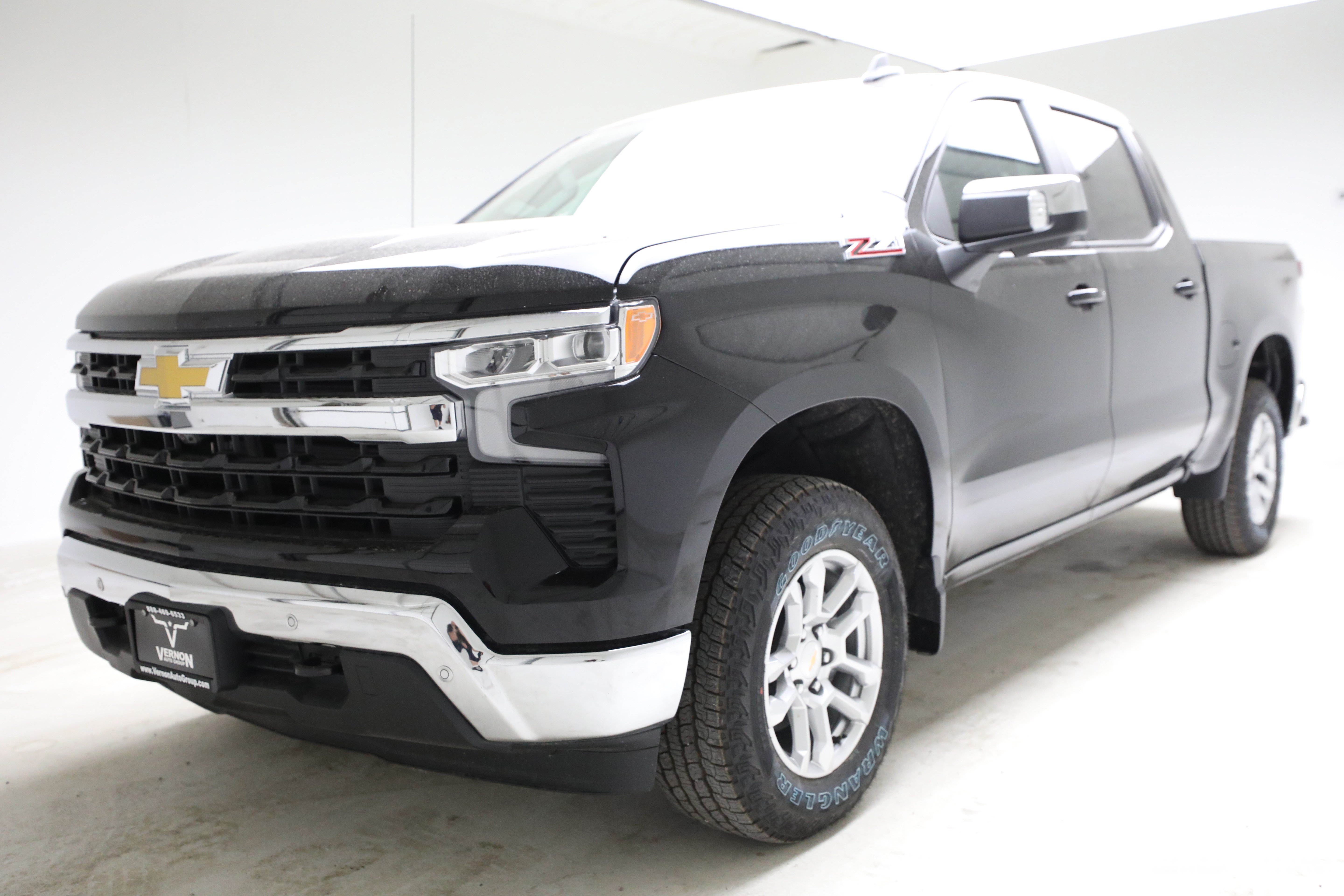New 2026 Chevrolet Silverado 1500 LT w/ Z71 Off-Road Package AWD/4WD video 1