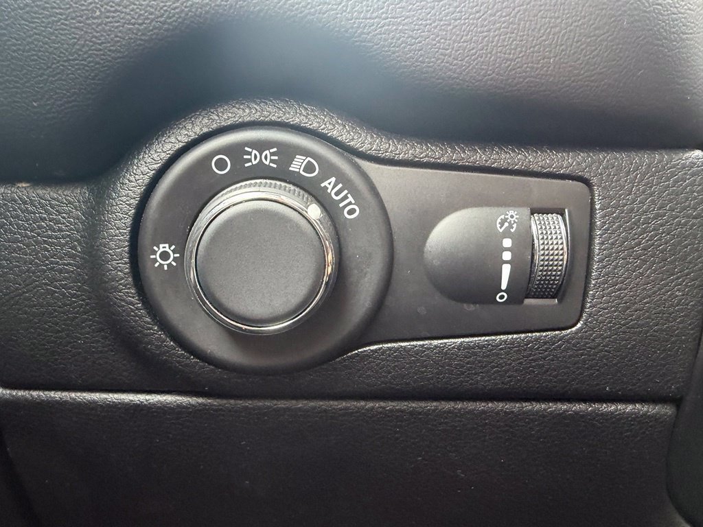 Used 2025 Dodge Durango GT AWD/4WD image 24