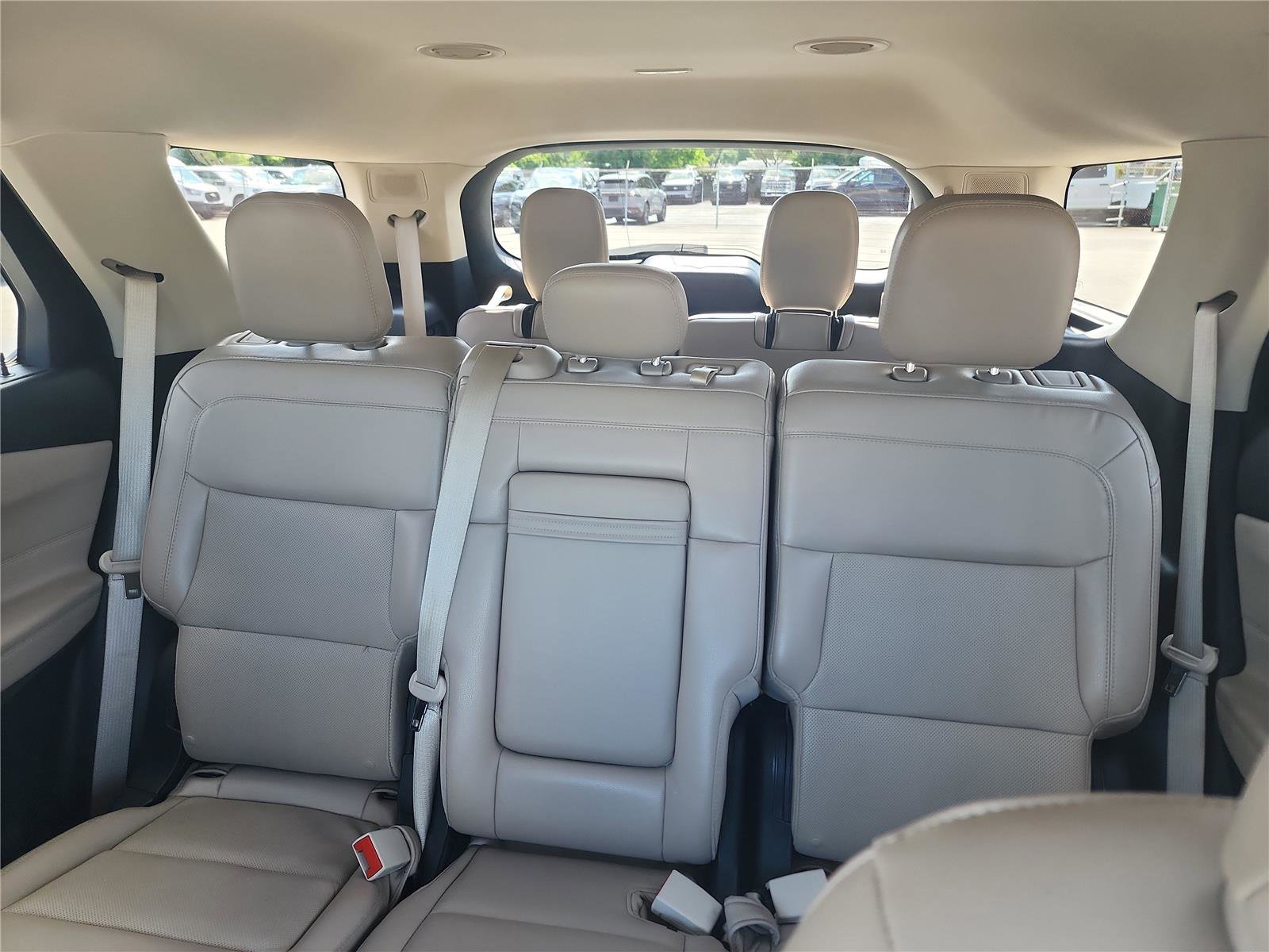 Certified 2022 Ford Explorer Limited RWD image 14