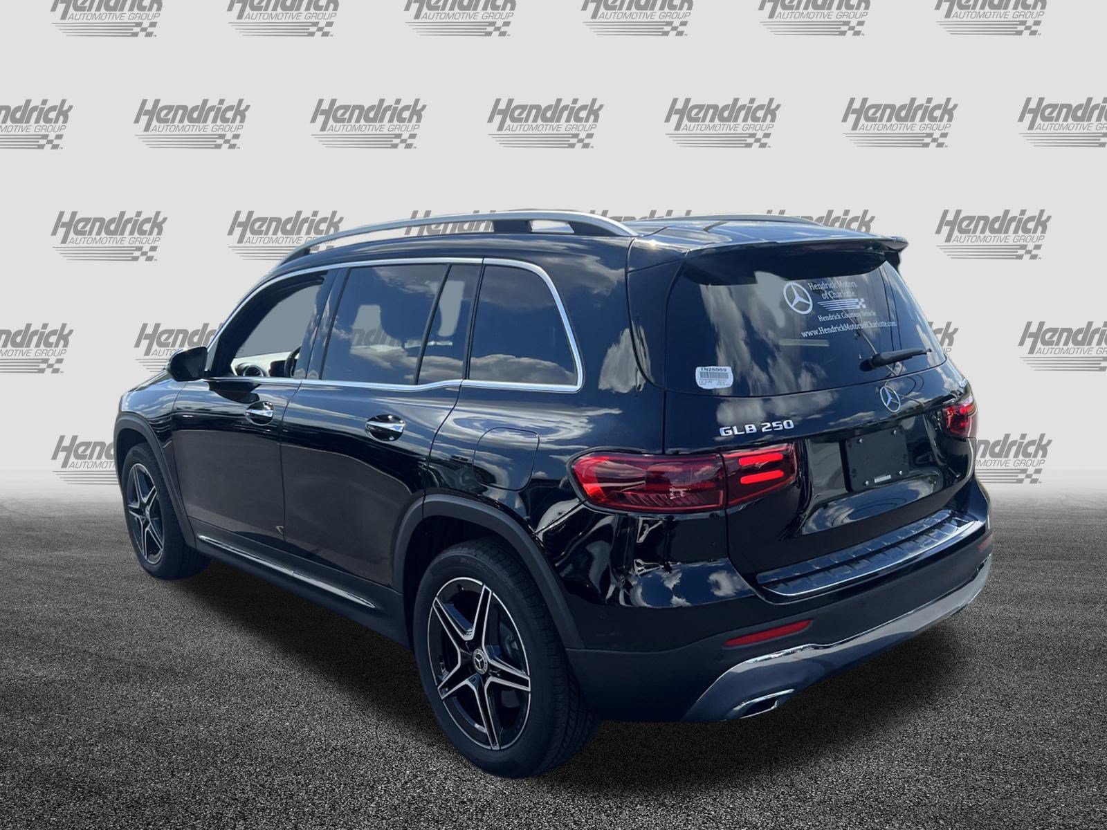 Used 2026 Mercedes-Benz GLB 250 4MATIC image 8