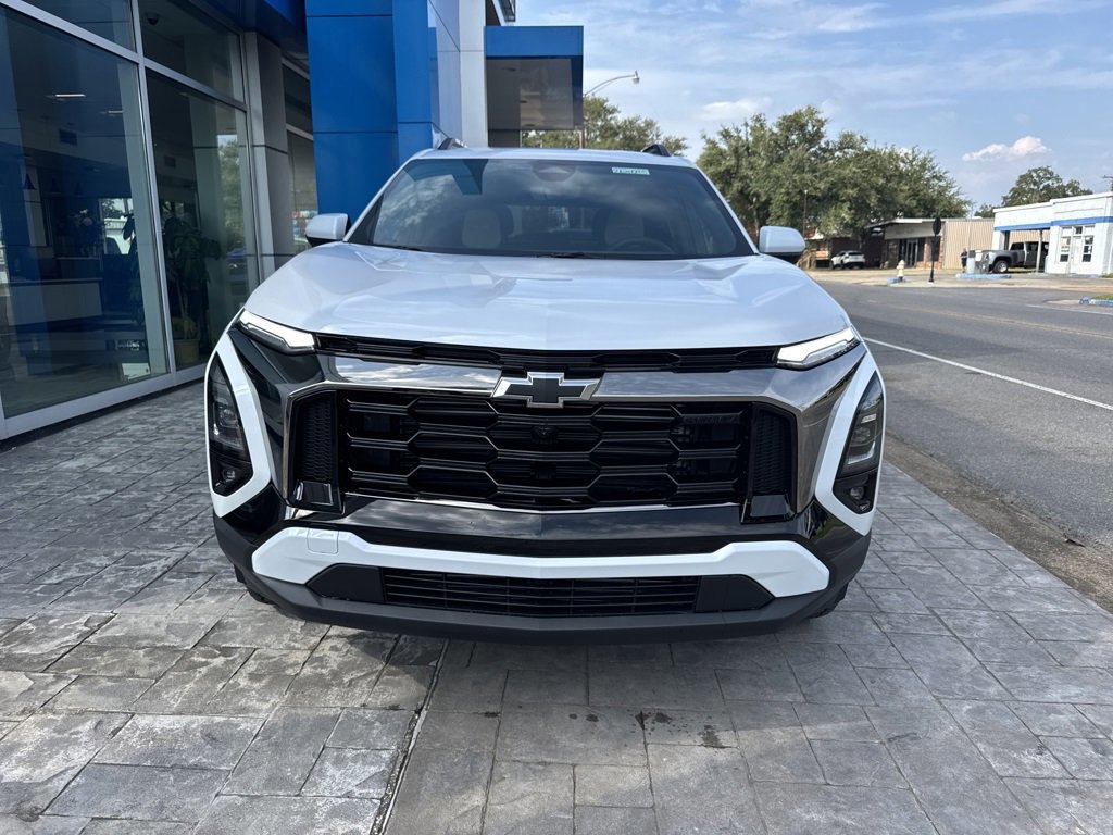 New 2026 Chevrolet Equinox ACTIV w/ Convenience Package III image 2