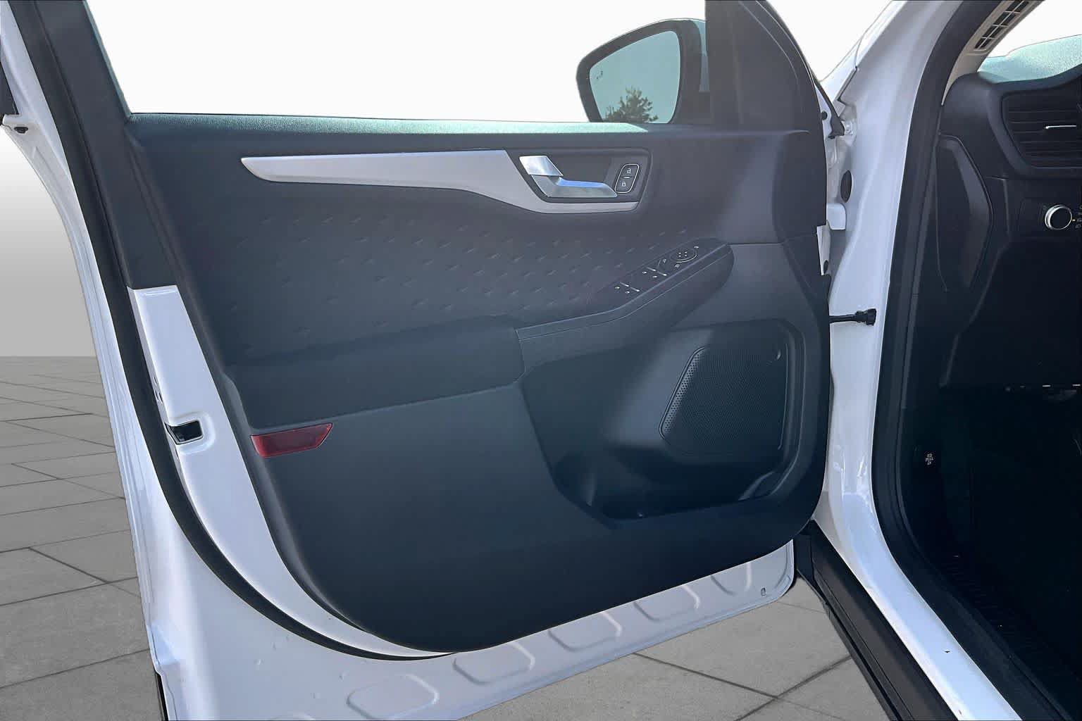 Used 2020 Ford Escape SE FWD image 22