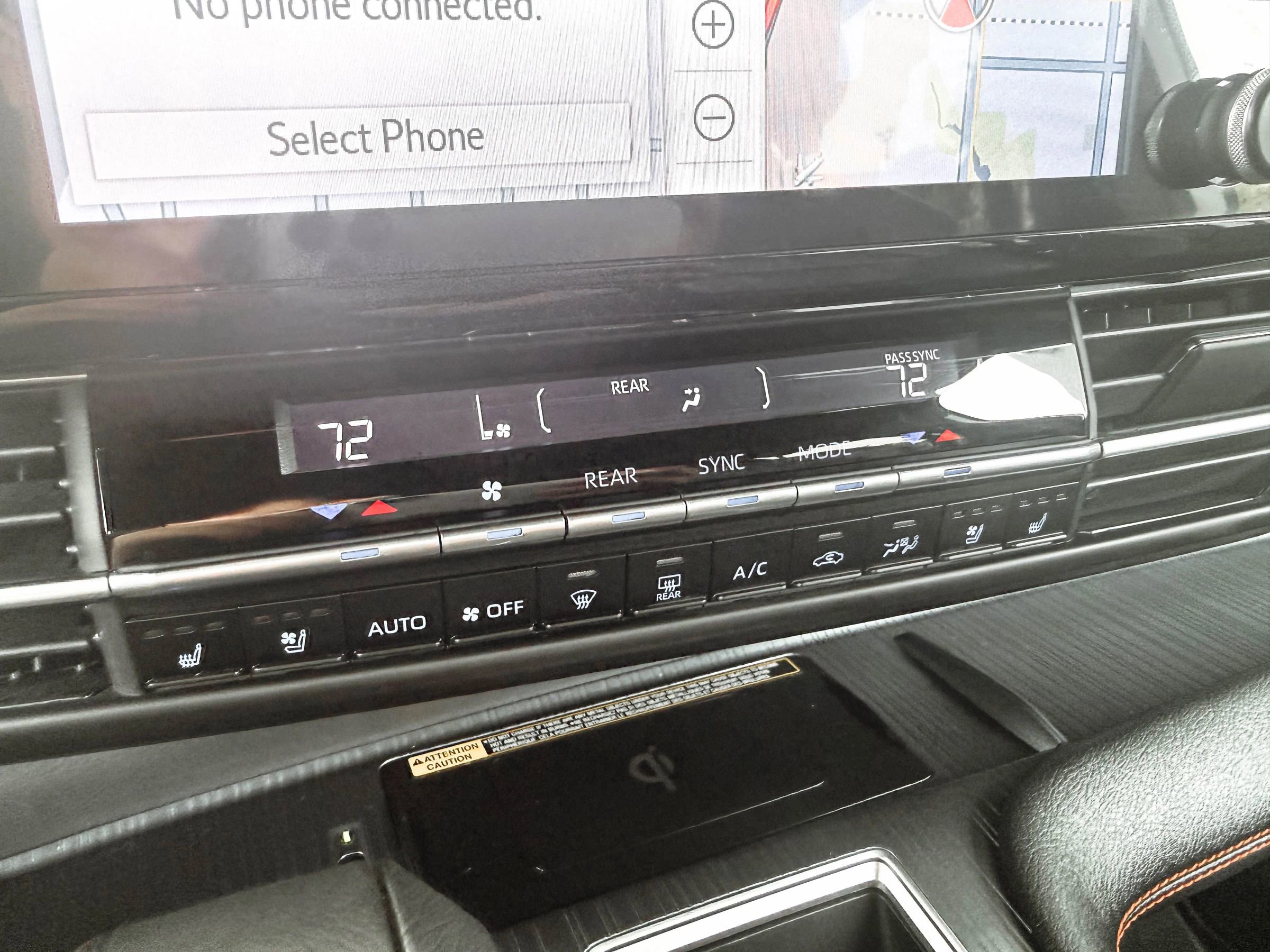 Used 2024 Toyota Sienna XSE w/ XSE Premium Package FWD image 21