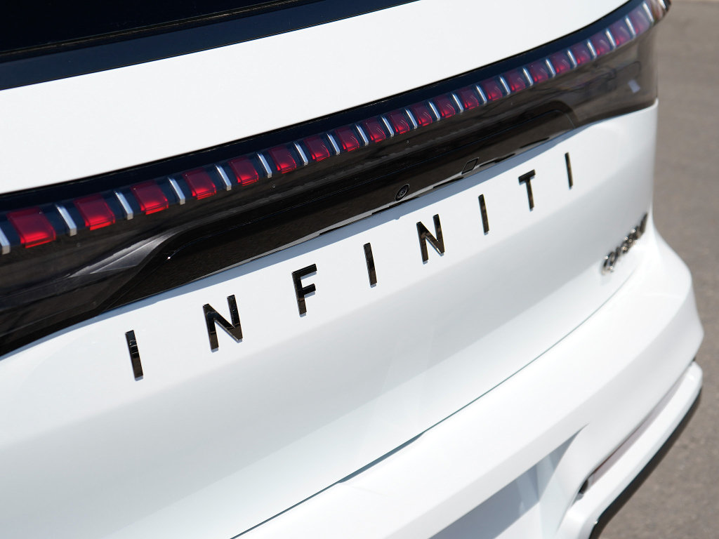 New 2026 INFINITI QX80 Autograph w/ Premium Cargo Package AWD/4WD image 8