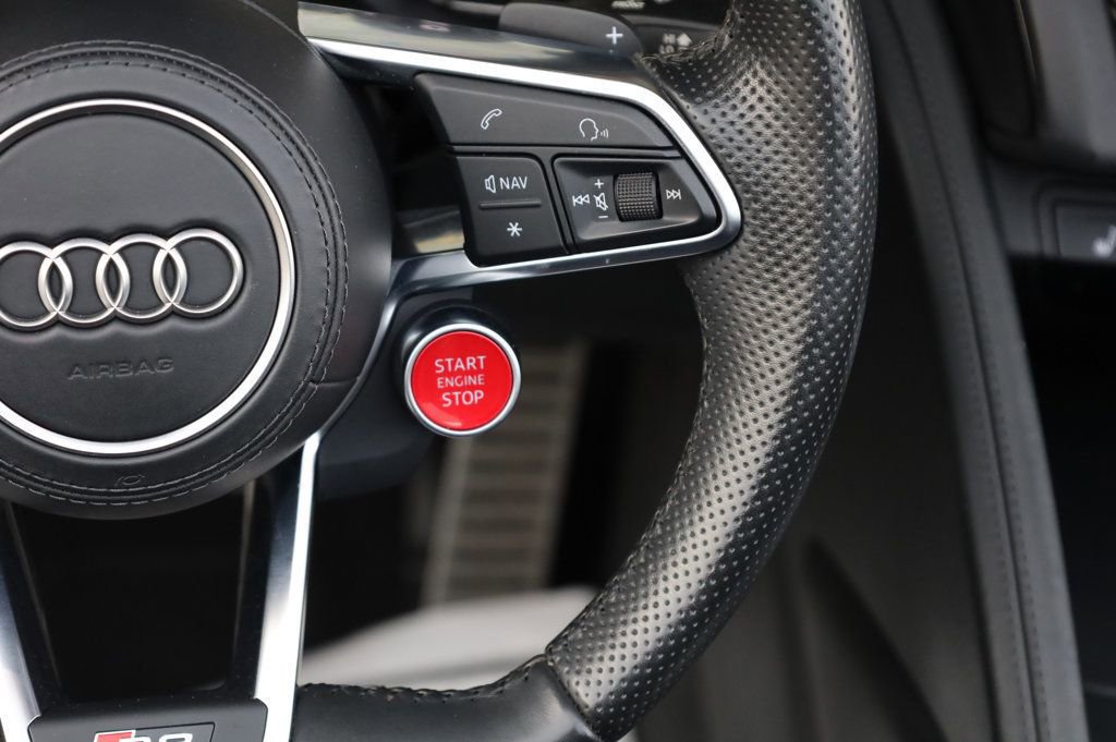 Used 2020 Audi R8 V10 w/ Carbon Exterior Package image 29