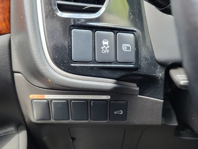 Used 2015 Mitsubishi Outlander SE AWD/4WD image 22