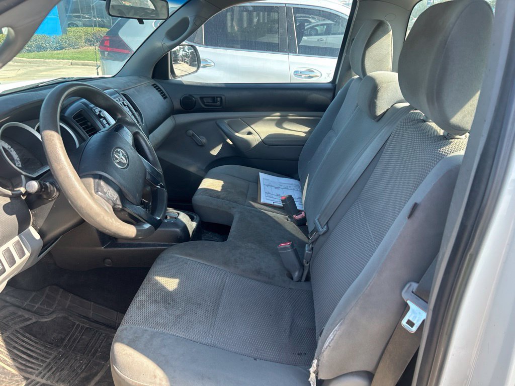 Used 2014 Toyota Tacoma 2WD Regular Cab image 11