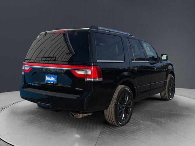 Used 2017 Lincoln Navigator Select AWD/4WD image 5
