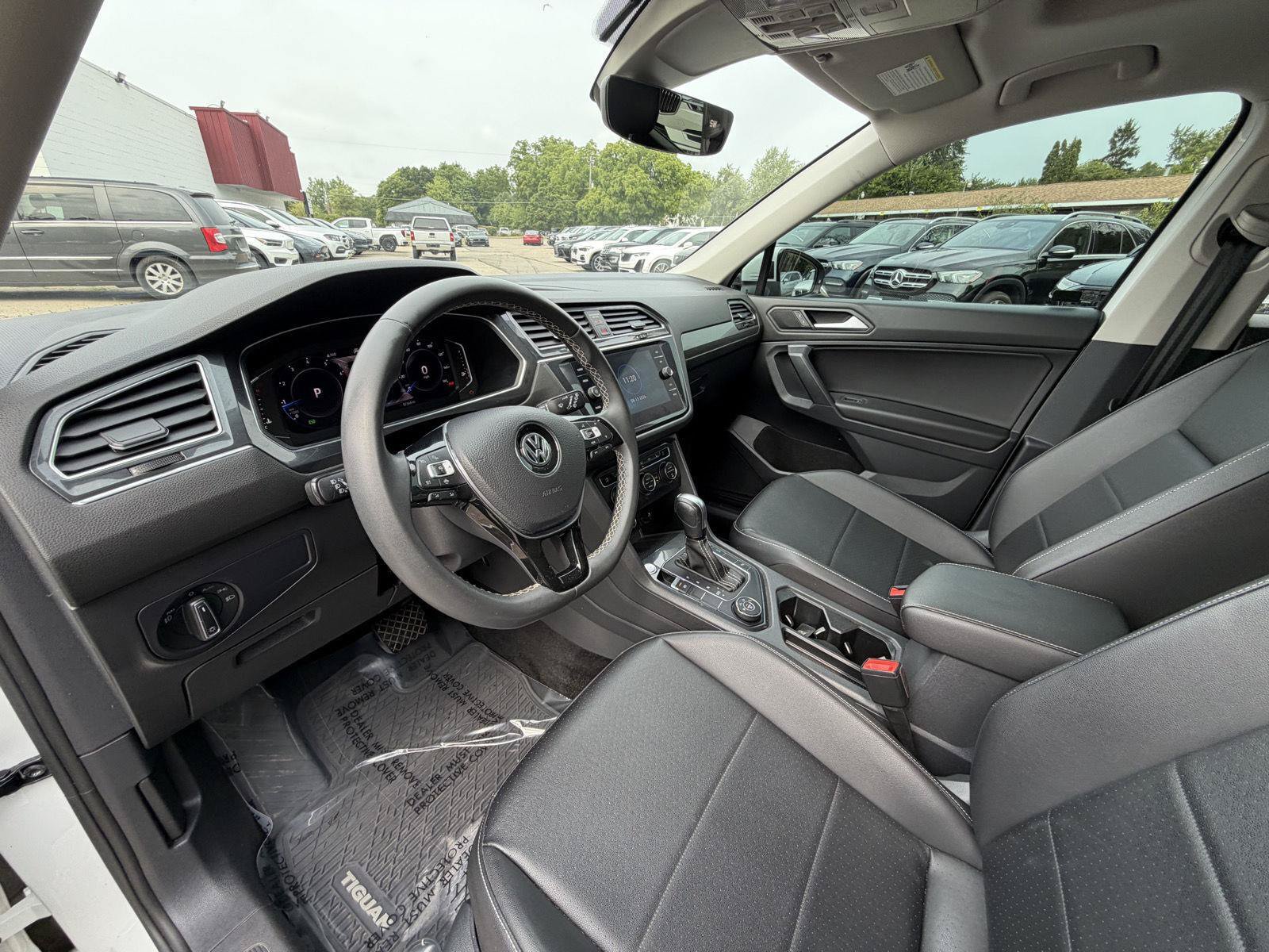 Used 2021 Volkswagen Tiguan SEL AWD/4WD image 13