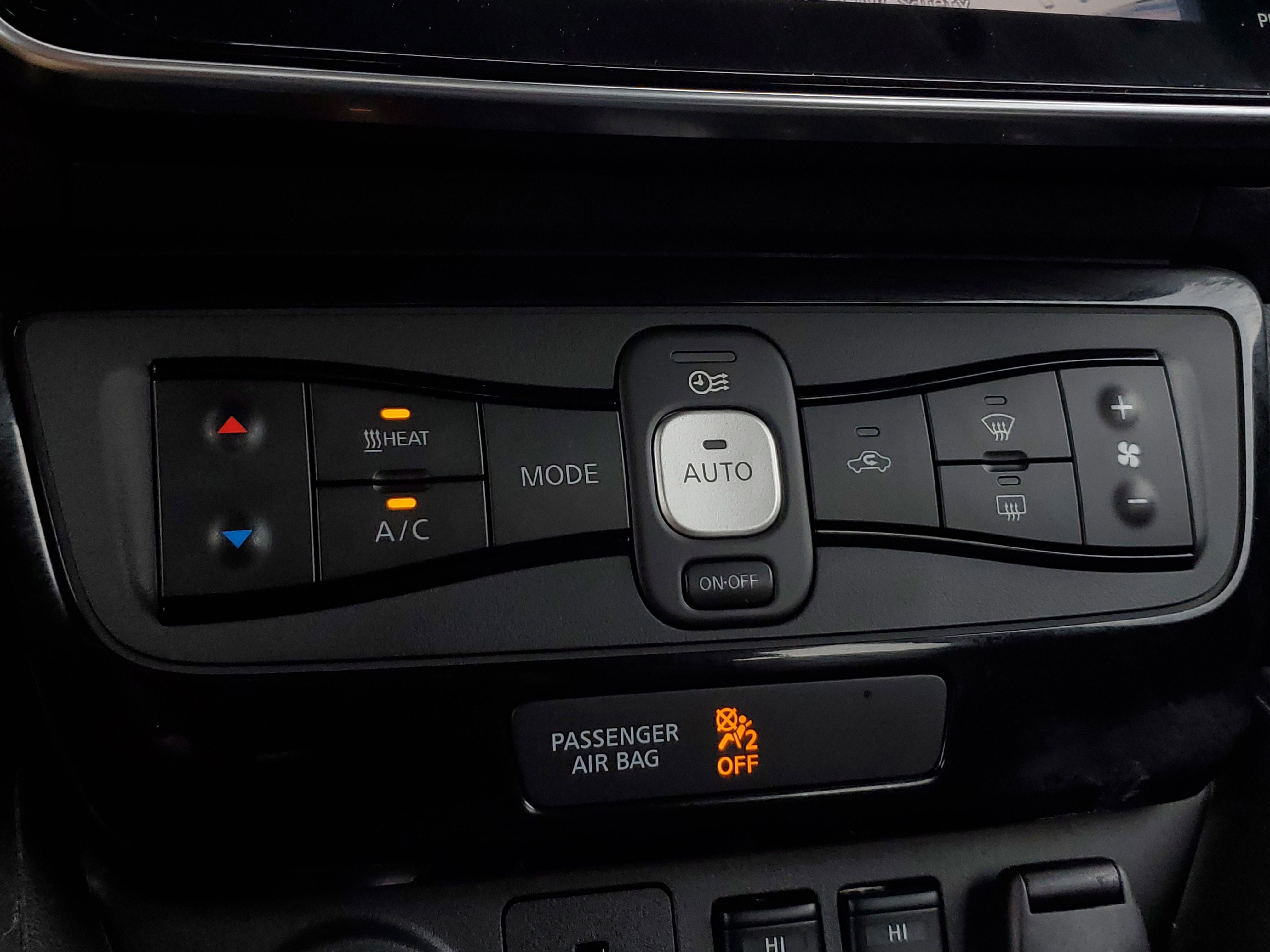 Used 2018 Nissan Leaf SV w/ SV Technology Package image 27