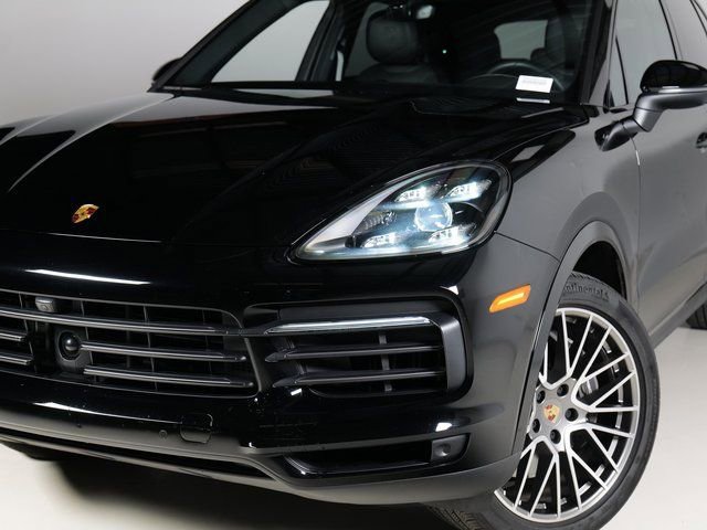 Certified 2023 Porsche Cayenne Platinum Edition image 31