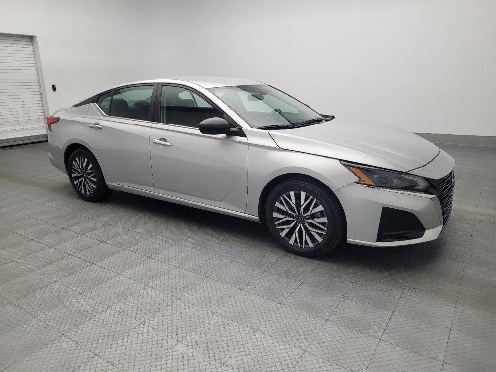 Used 2024 Nissan Altima 2.5 SV image 11