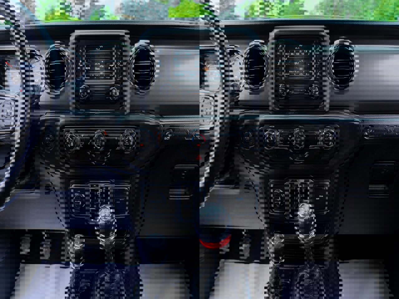 Used 2018 Jeep Wrangler Unlimited Sport S image 33