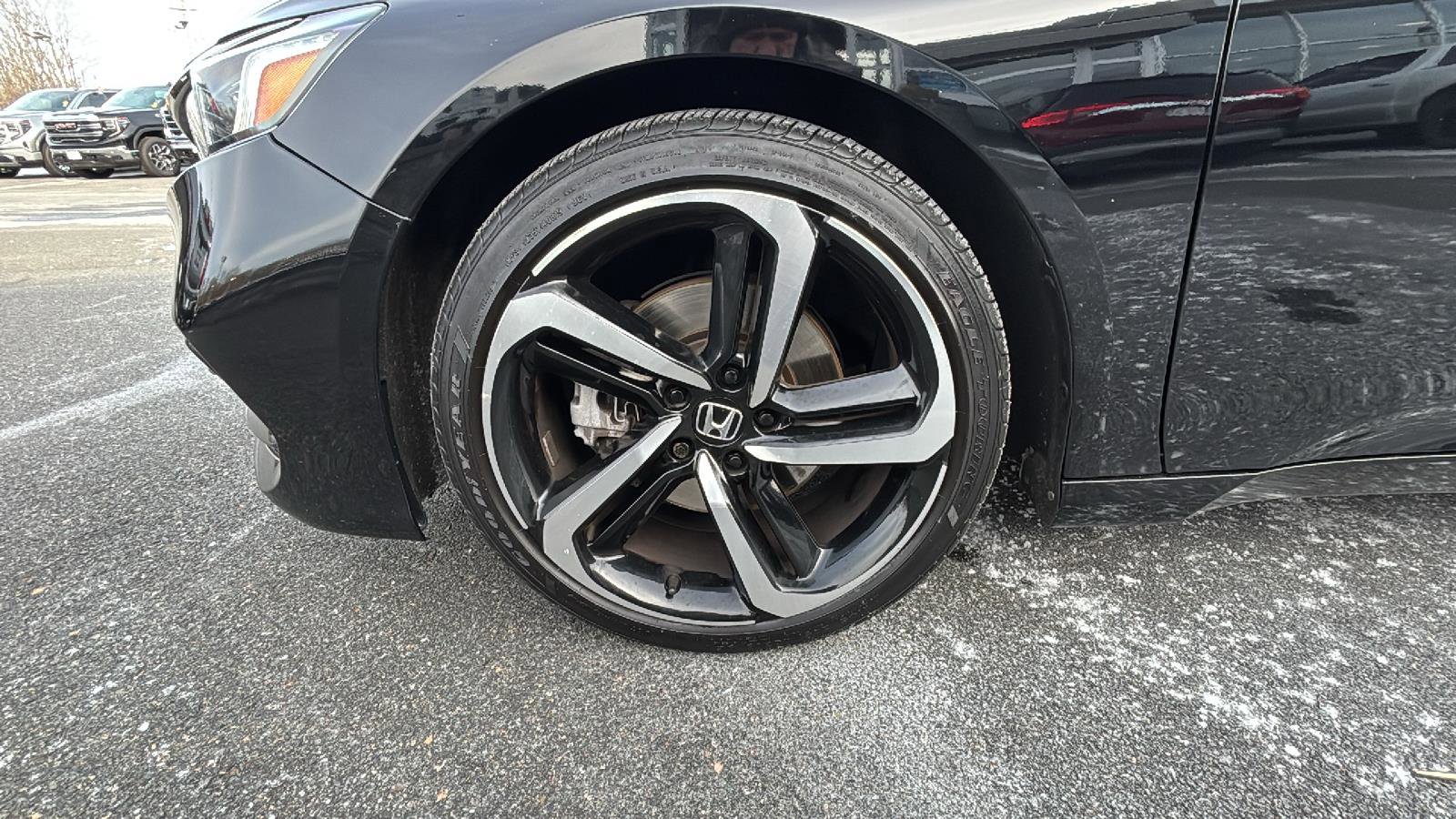 Used 2018 Honda Accord Sport image 9